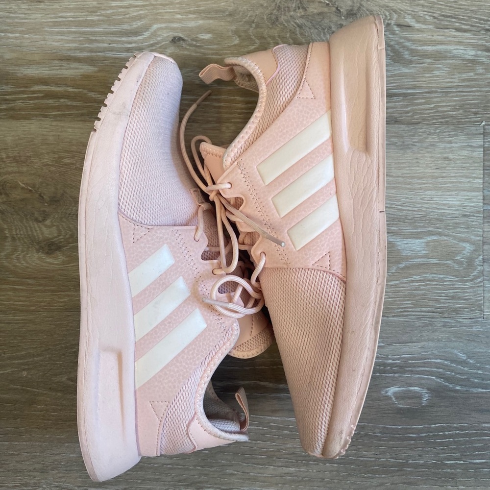 Adidas pink tennis shoes
